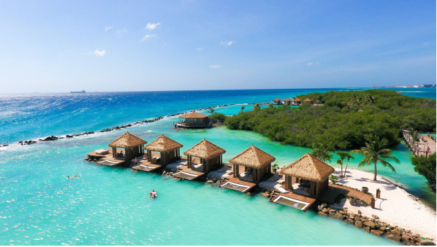 Aruba Airport and charter routes